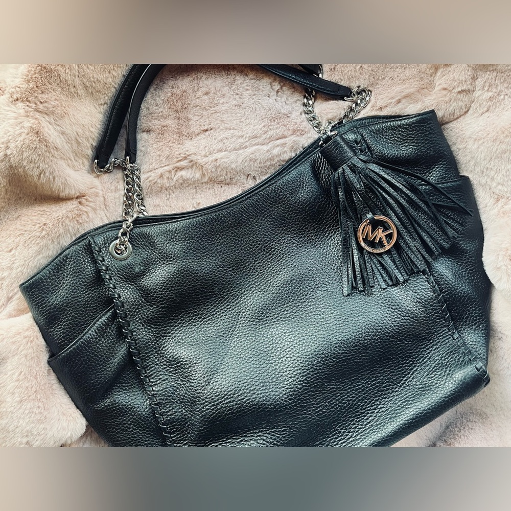 pre Owned Micheal Kors Shoulder Bag, Black w/Silver Detail, Excellent Condition